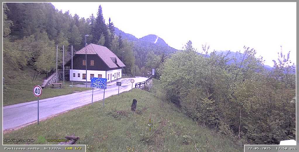 Spletna kamera Pavličevo sedlo 1337 m - pogled proti severovzhodu
